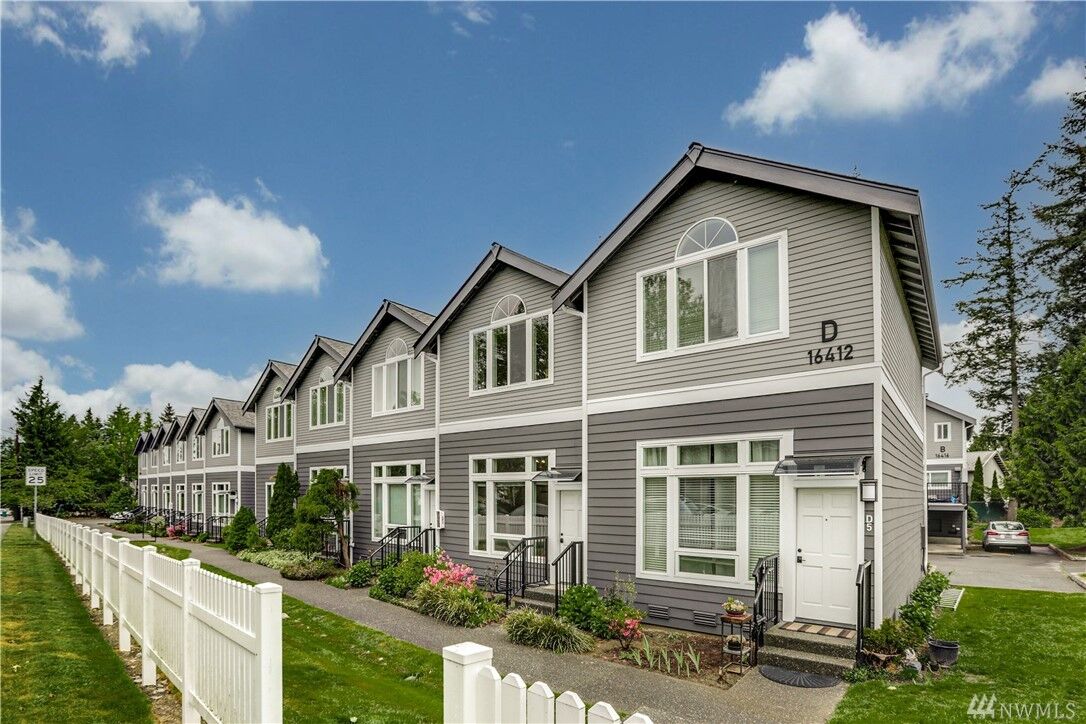 House for sale in Lynnwood 16412 Spruce Wy D4, Lynnwood, WA 98037