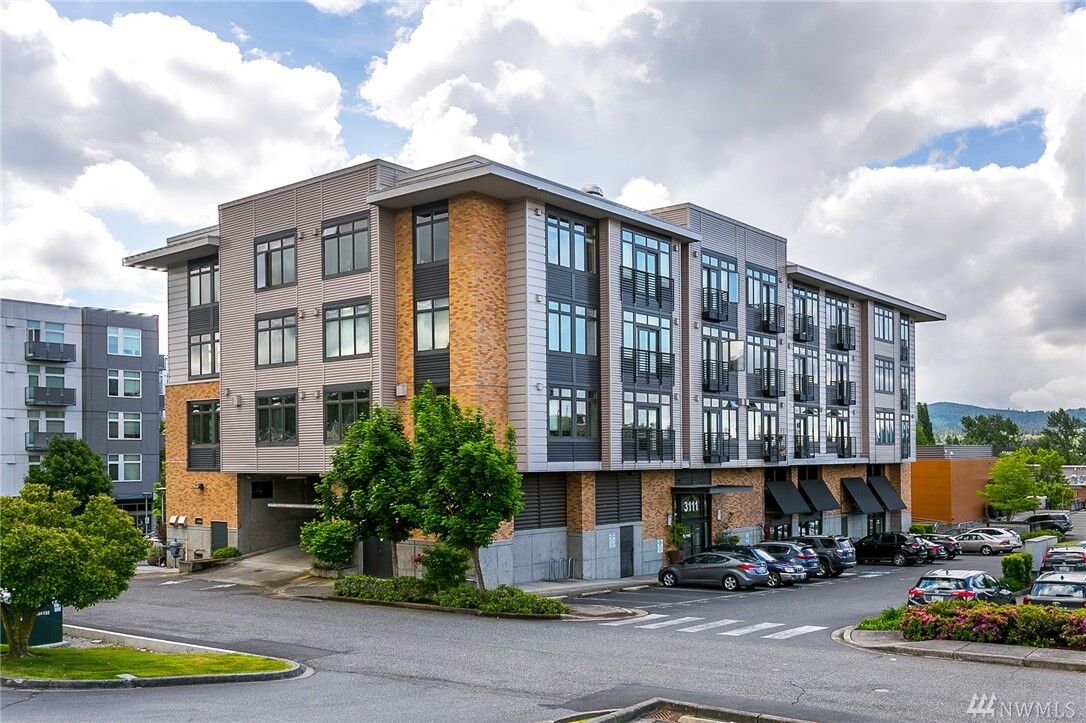 Property Photo:  3111 Newmarket St 402  WA 98226 