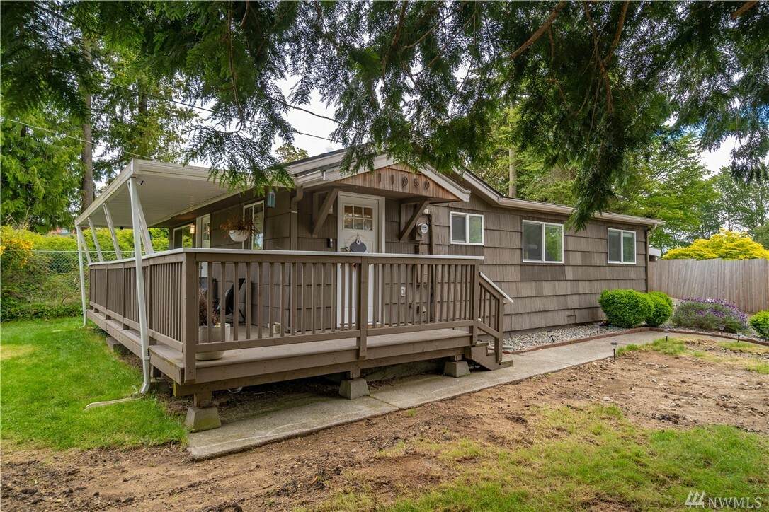 Property Photo:  11050 4th Ave S  WA 98168 