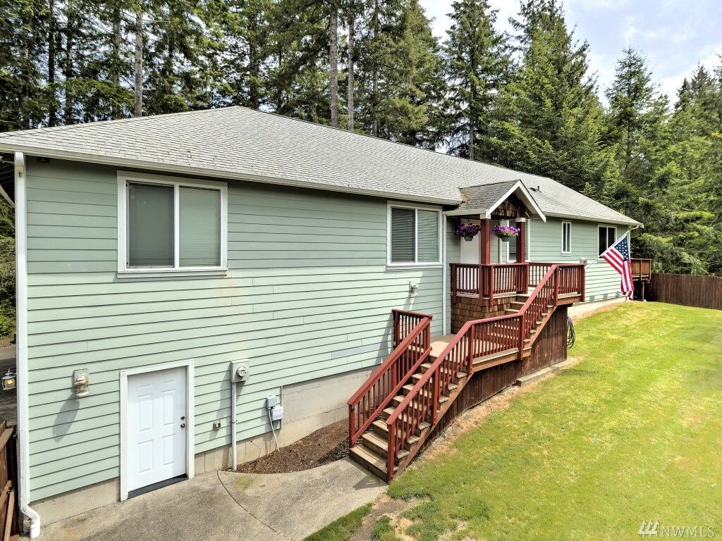 Property Photo: 801 Terrace Blvd WA 98584