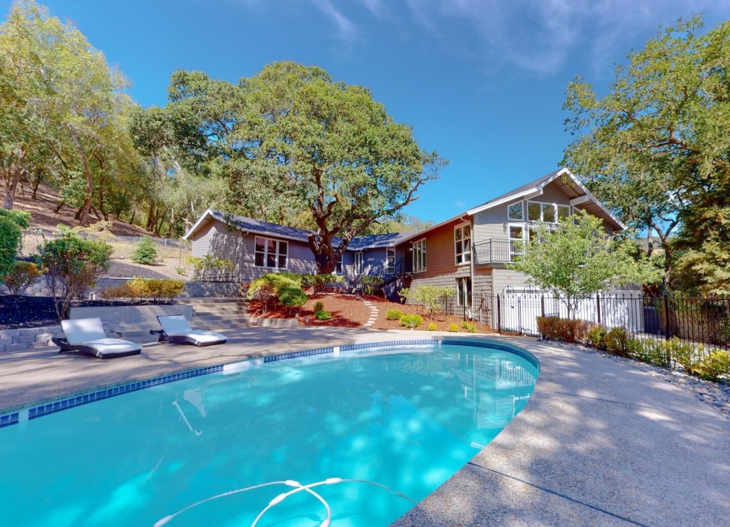 Property Photo: 10 Roberts Court CA 94526