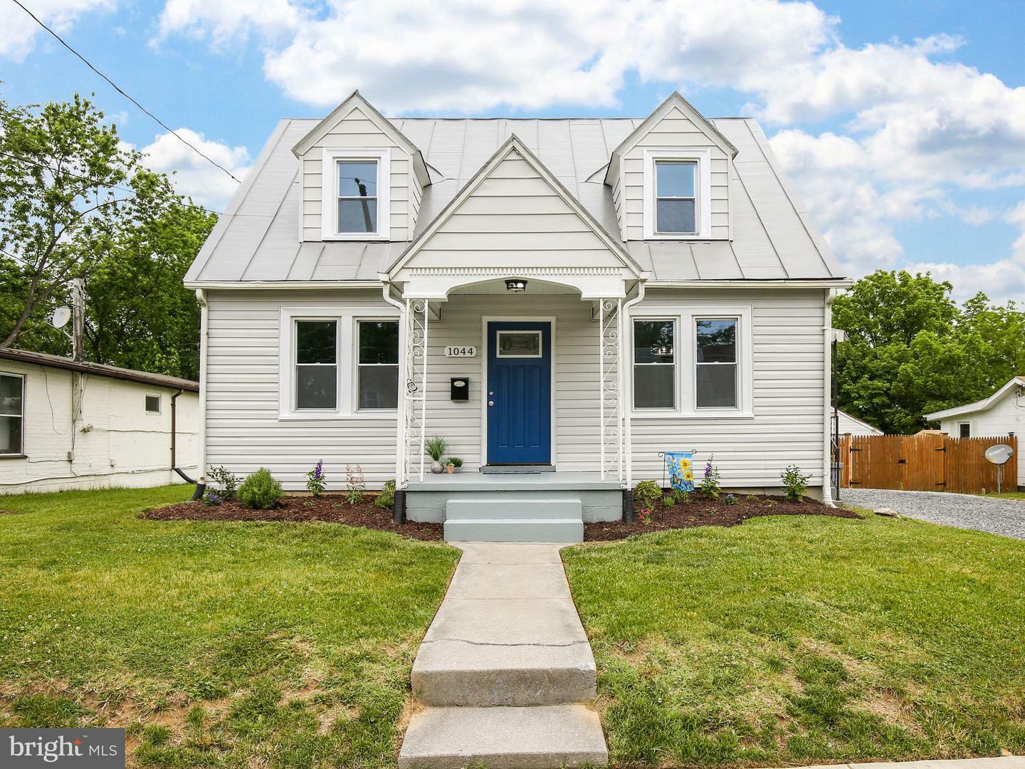 Property Photo:  1044 Orchard Avenue  VA 22601 