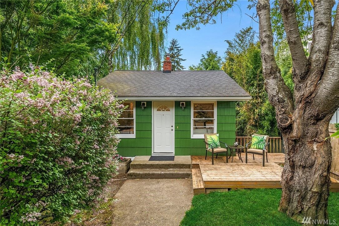 Property Photo: 9741 Densmore Ave N WA 98103