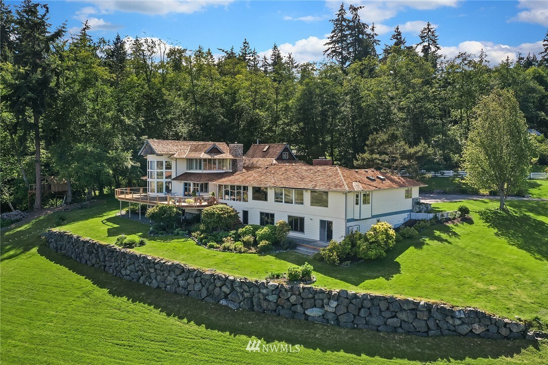 Property Photo: 1944 Bayvista Place WA 98249