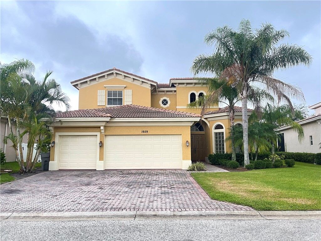 Property Photo:  1929 Newmark Circle SW  FL 32968 
