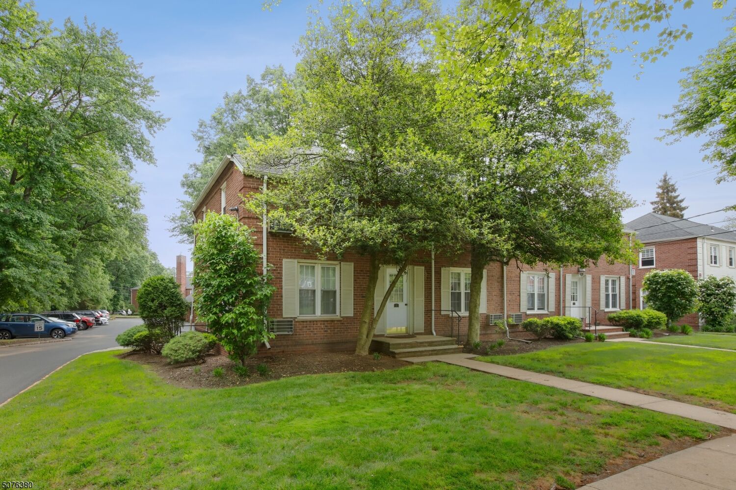 Property Photo:  1 Parkway Vlg  NJ 07016 