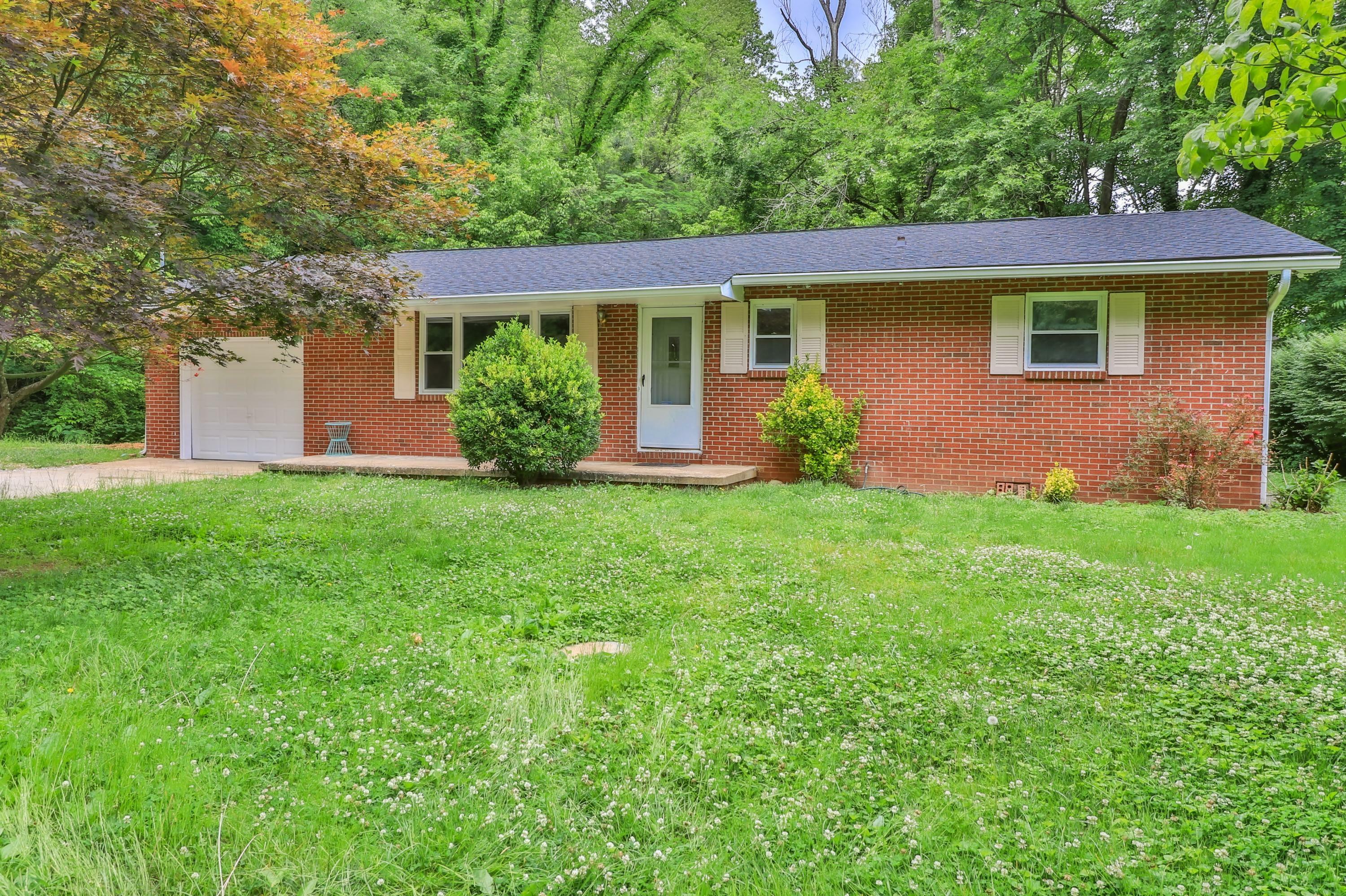 Property Photo:  2022 Center Rd  TN 37863 