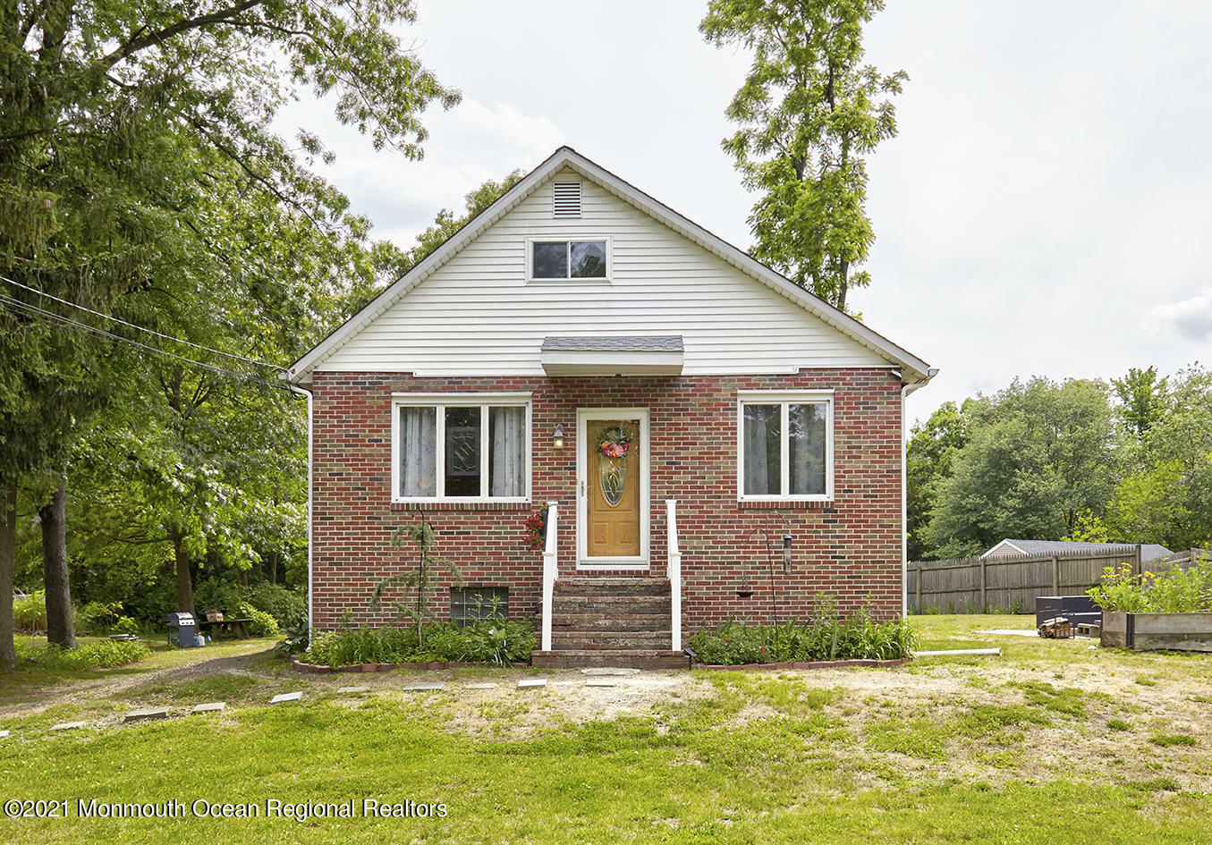 Property Photo:  548 Chestnut Avenue  NJ 08097 