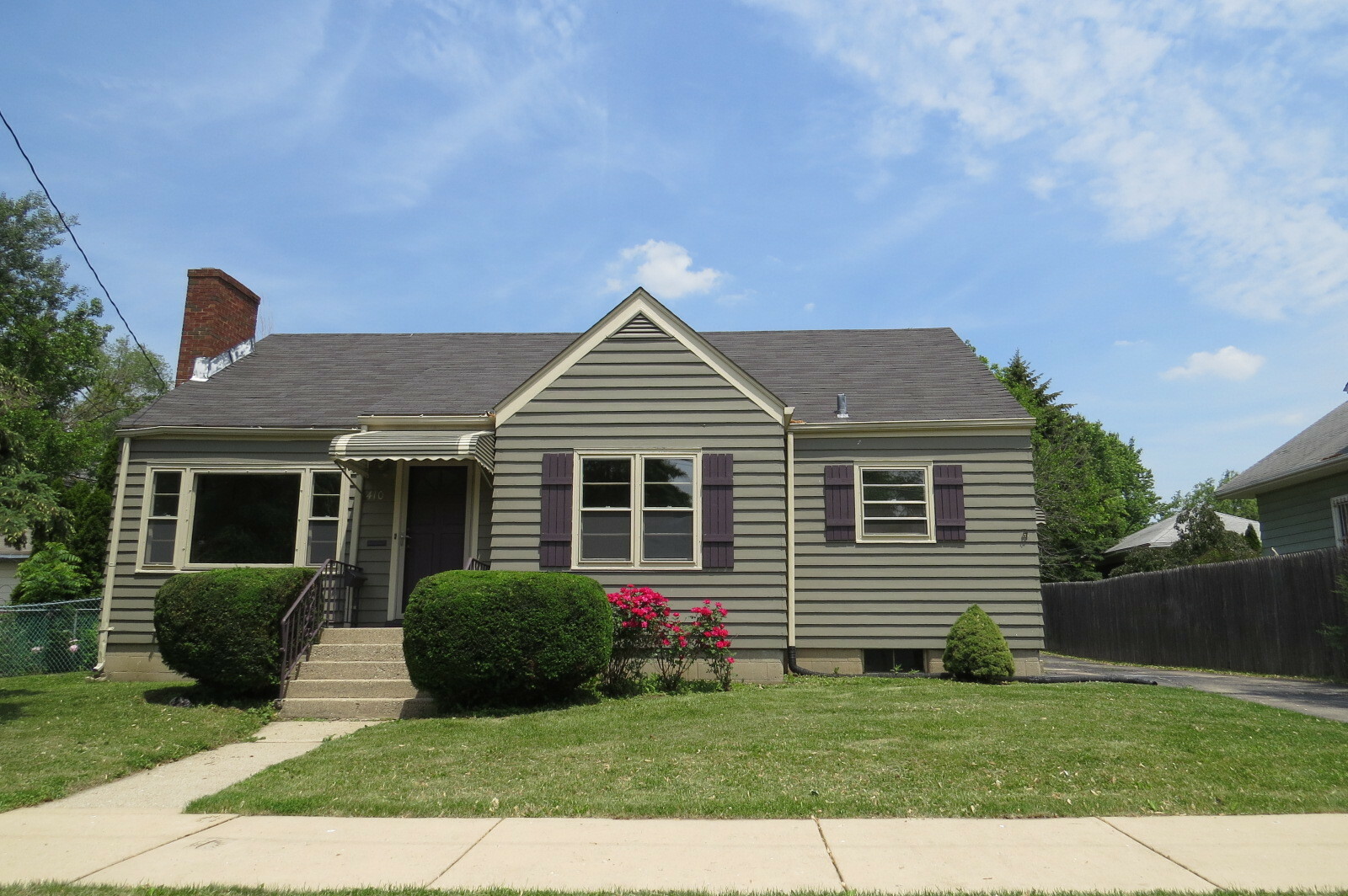 Property Photo:  410 Pierce Street  IL 60505 