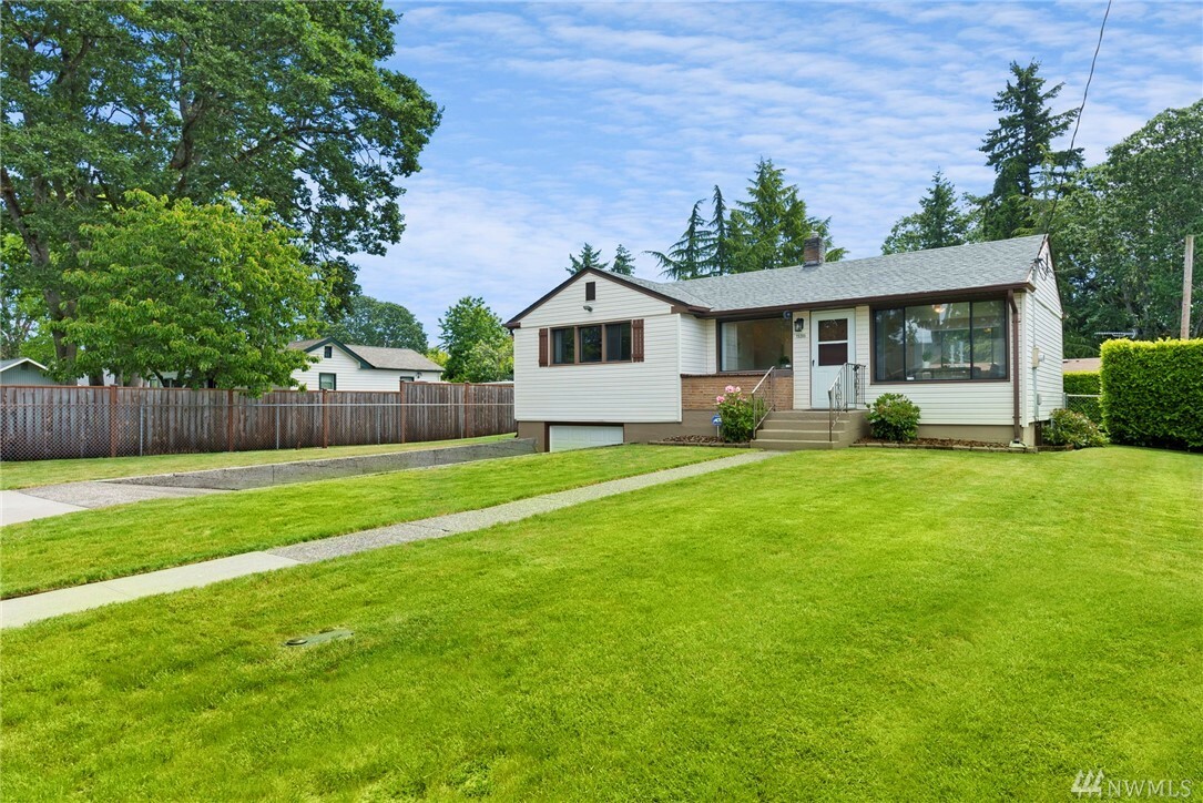 Property Photo:  15205 Grant Ave SW  WA 98498 