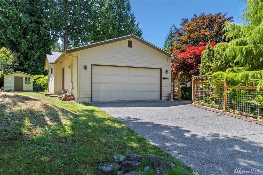 Property Photo:  4104 Susan Ct  WA 98229 