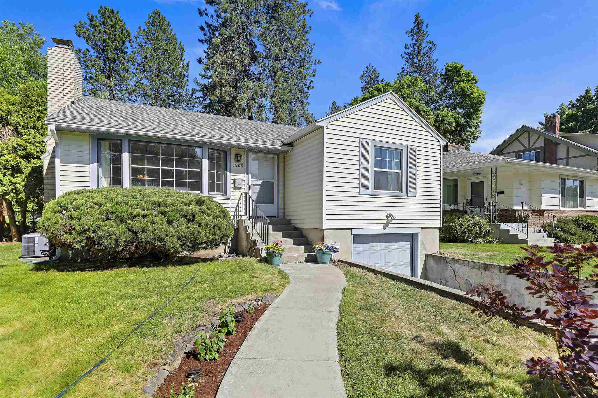 Property Photo:  1509 S Maple St Quiet Street  WA 99203 