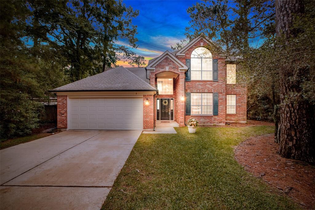 Property Photo: 8 Greentwig Place TX 77381