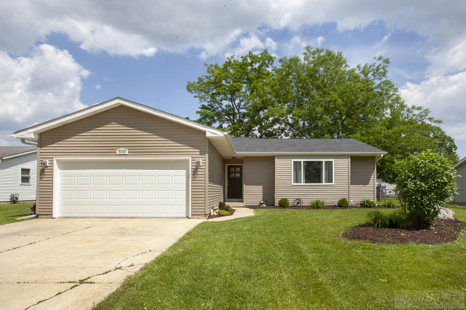 Property Photo: 2008 Country Drive IL 60545