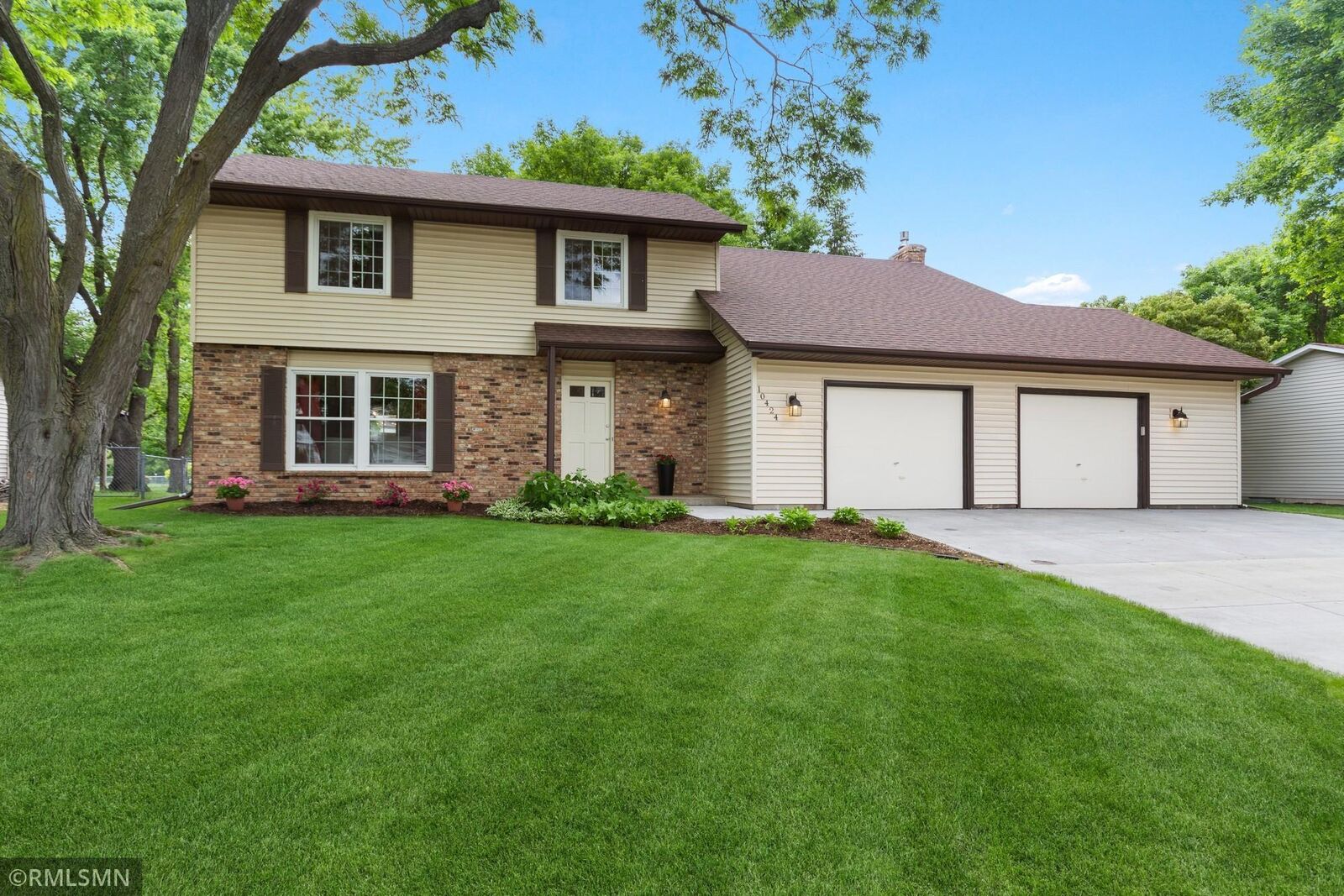 Property Photo:  10424 Quebec Avenue S  MN 55438 