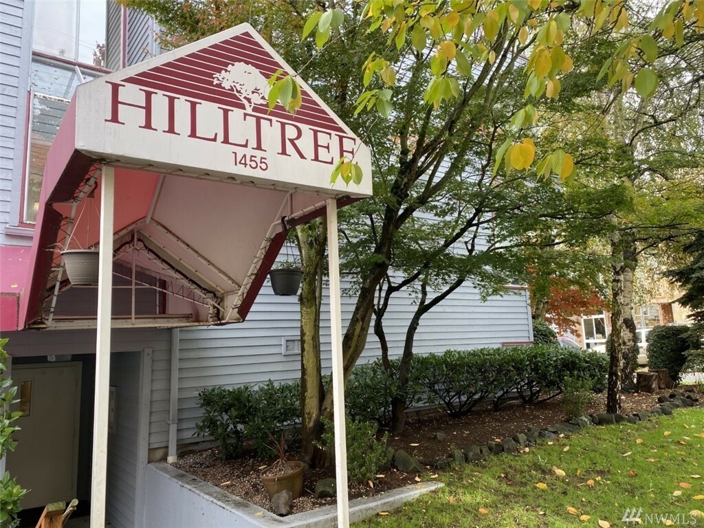 Property Photo: 1455 E Harrison St C8 WA 98102