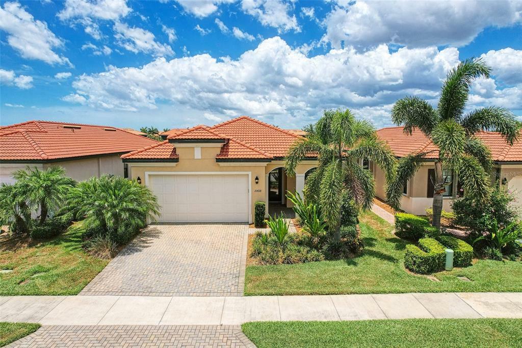 Property Photo: 10428 Crooked Creek Drive FL 34293