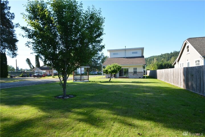 Property Photo: 16319 64th St E WA 98390