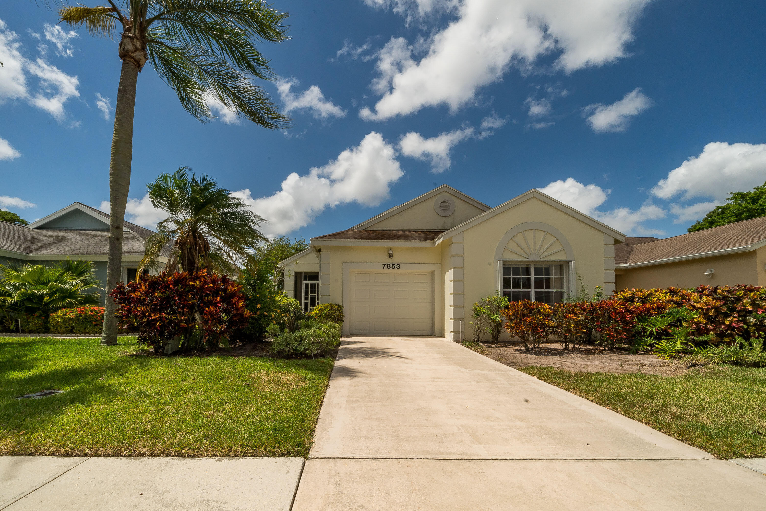 Property Photo: 7853 Mansfield Hollow Road FL 33446