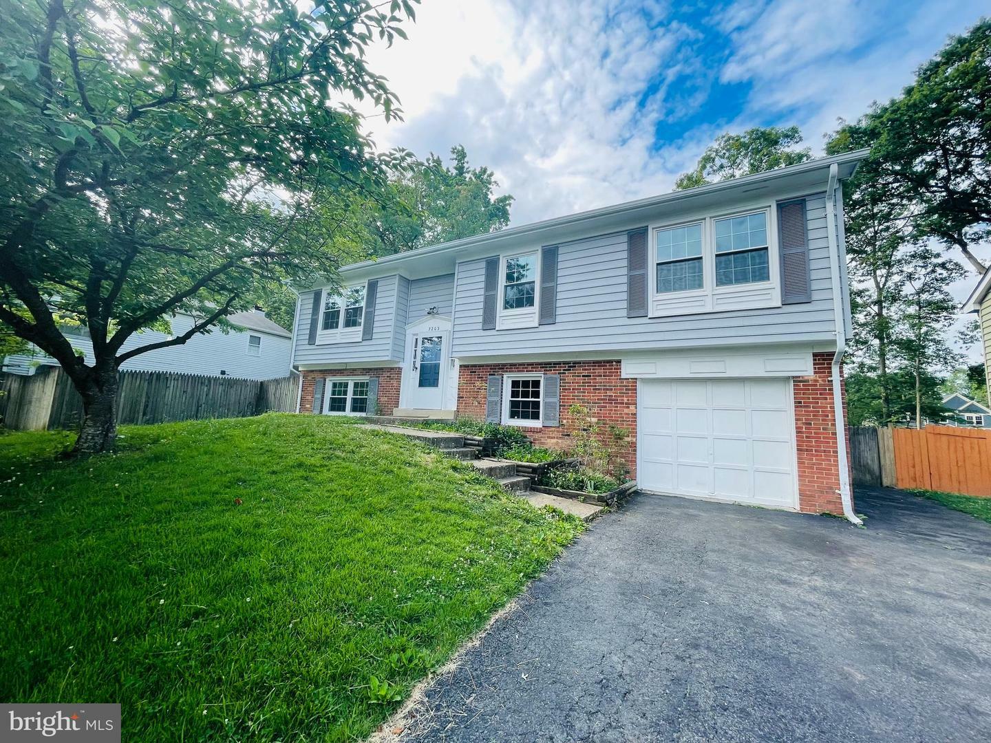 Property Photo: 7203 Bona Vista Court VA 22150