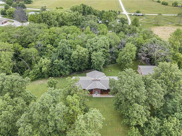 Property Photo:  6305 SW Oakridge Road  MO 64490 