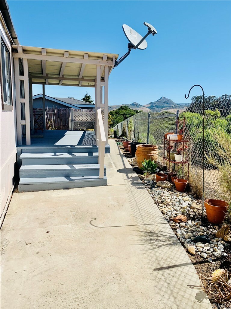 Property Photo:  1701 Los Osos Valley Rd 10  CA 93402 