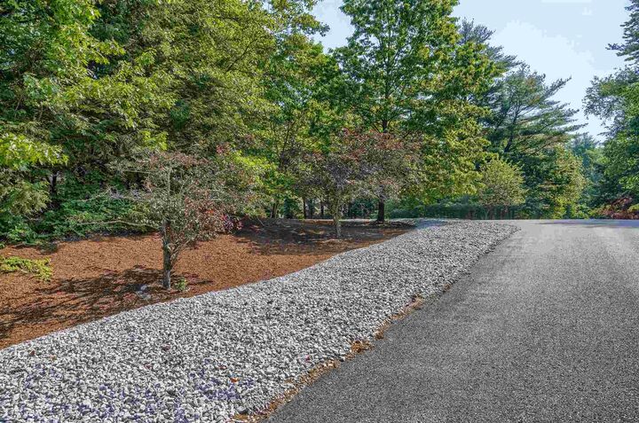 Property Photo:  6 Chickadee Court  NH 03110 