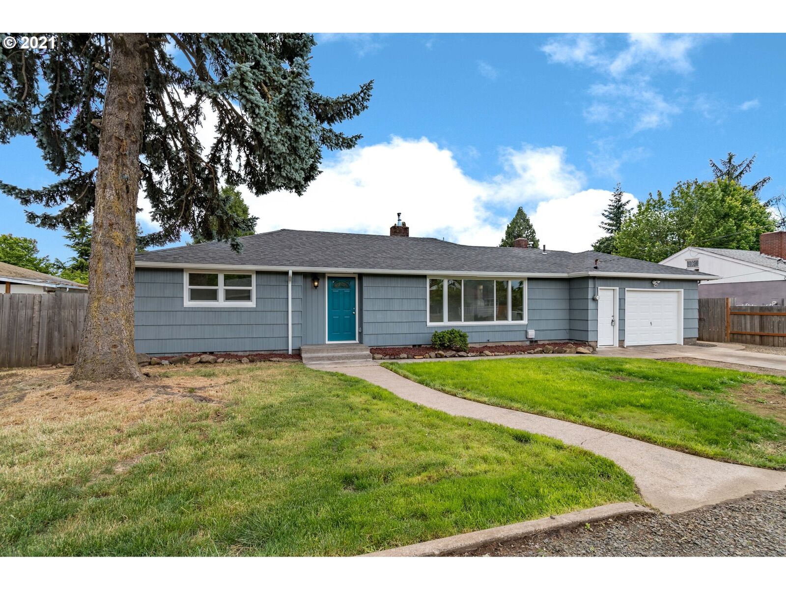 Property Photo: 4060 Wood Ave OR 97402