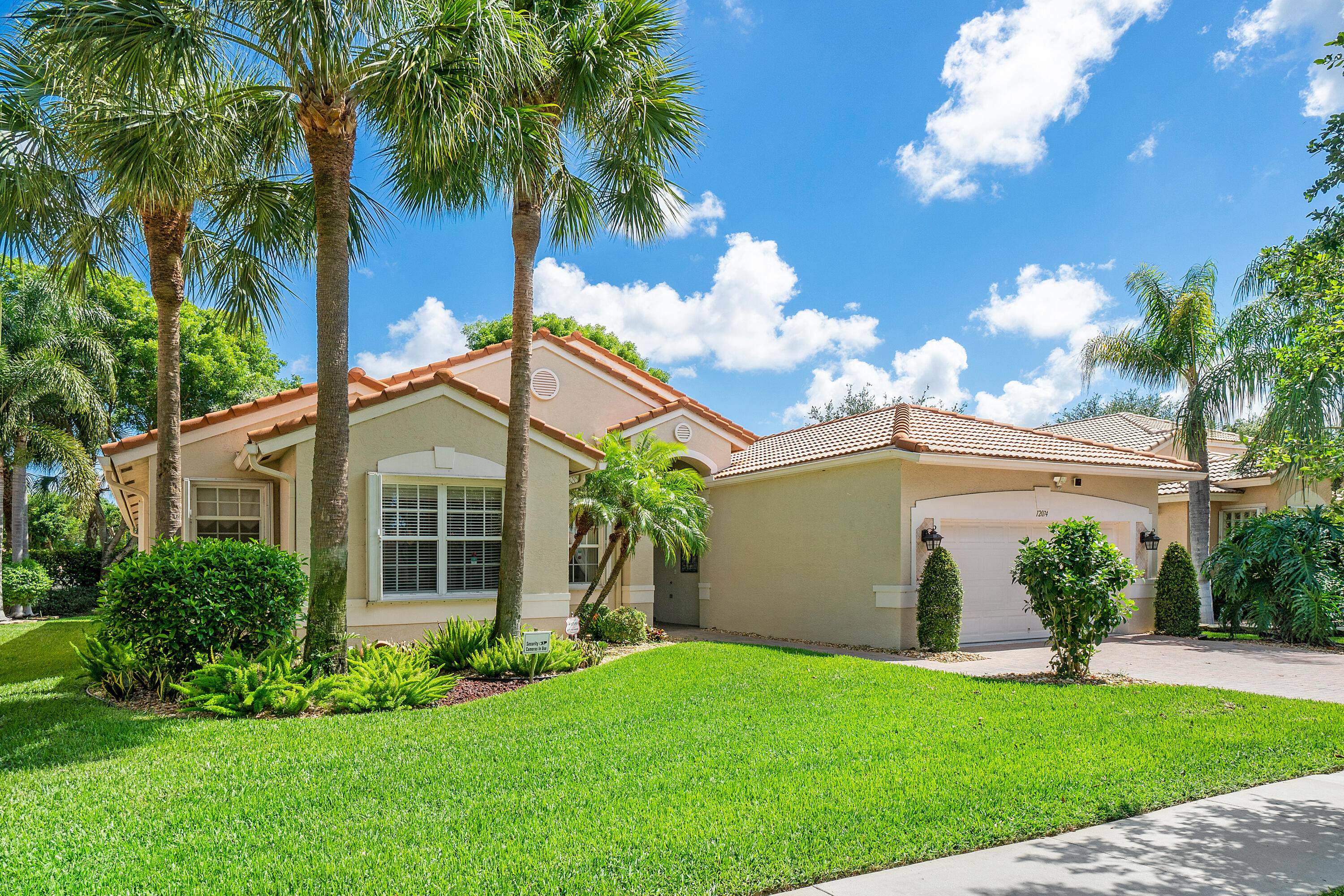 Property Photo: 12074 Oakvista Drive FL 33437