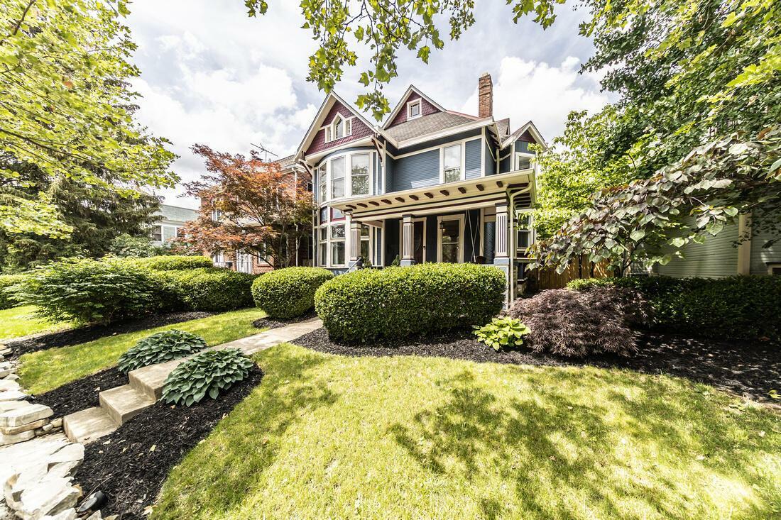 Property Photo: 382 W 5th Avenue OH 43201