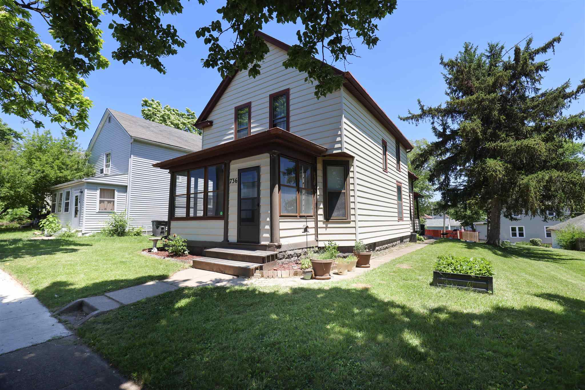 Property Photo:  736 Davis Street  IN 46808-3758 