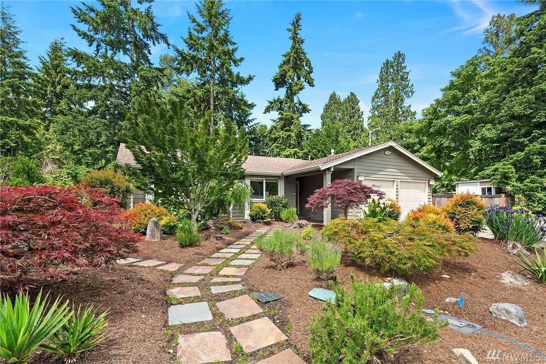 Property Photo:  6715 143rd Ave NE  WA 98052 