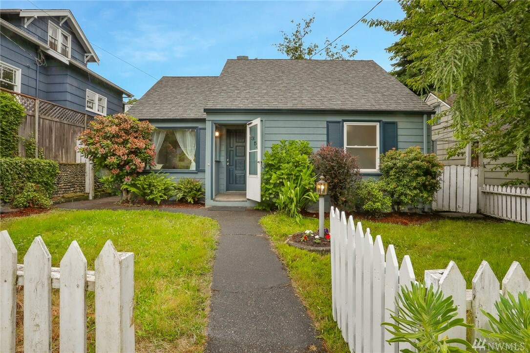 Property Photo:  357 NW 48th St  WA 98107 