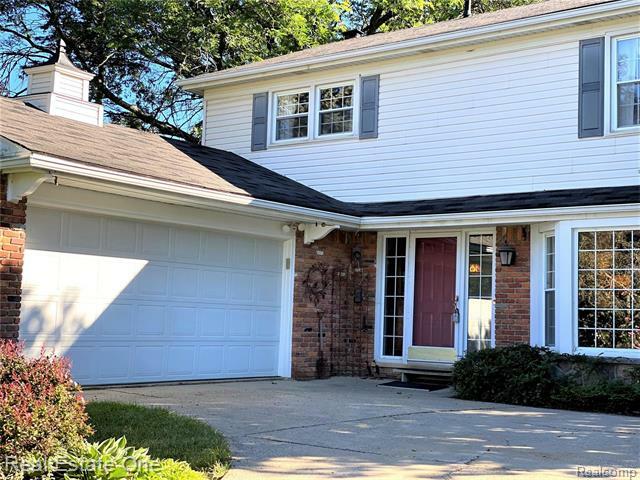 Property Photo: 3800 Reseda Court MI 48329