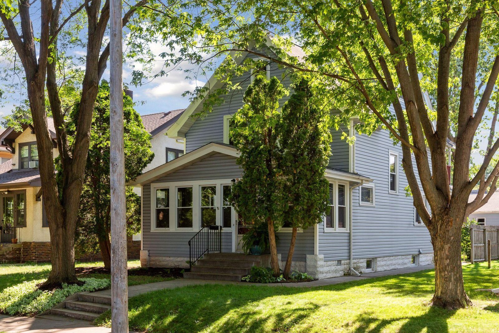 Property Photo:  3240 33rd Avenue S  MN 55406 