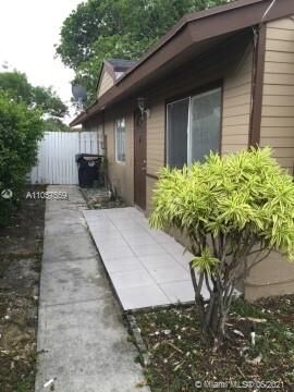 Property Photo: 1360 SW 71st Ter FL 33068