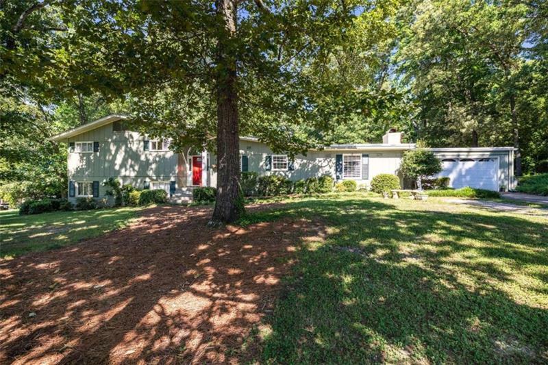 Property Photo:  20 Crestwood Drive  GA 30165 