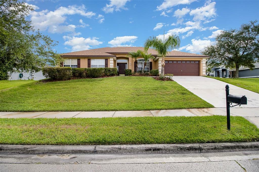 Property Photo:  627 Hearthglen Boulevard  FL 34787 