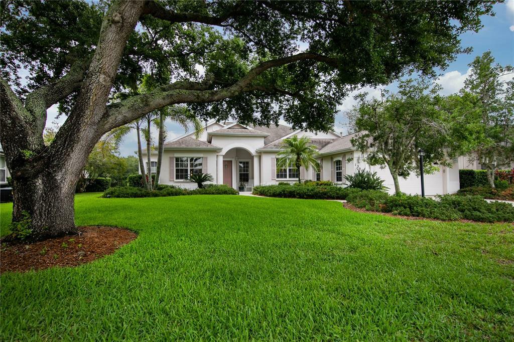 Property Photo:  12002 Clubhouse Drive  FL 34202 