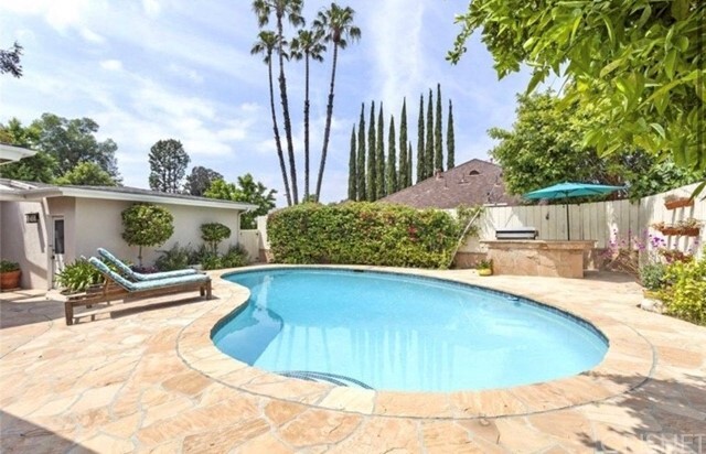 Property Photo:  23861 Califa Street  CA 91367 