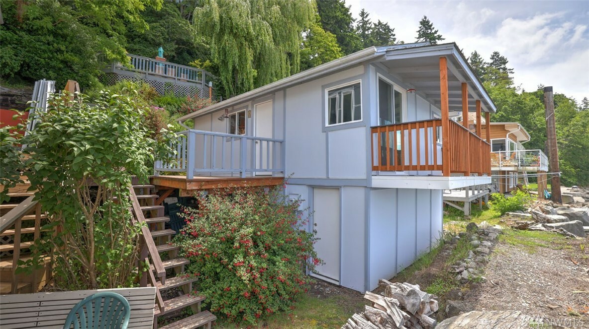 Property Photo:  152 Xx 28th Ave SW  WA 98166 