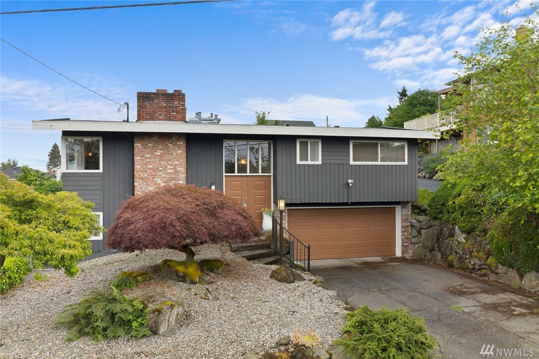 Property Photo:  2525 S Raymond St  WA 98108 