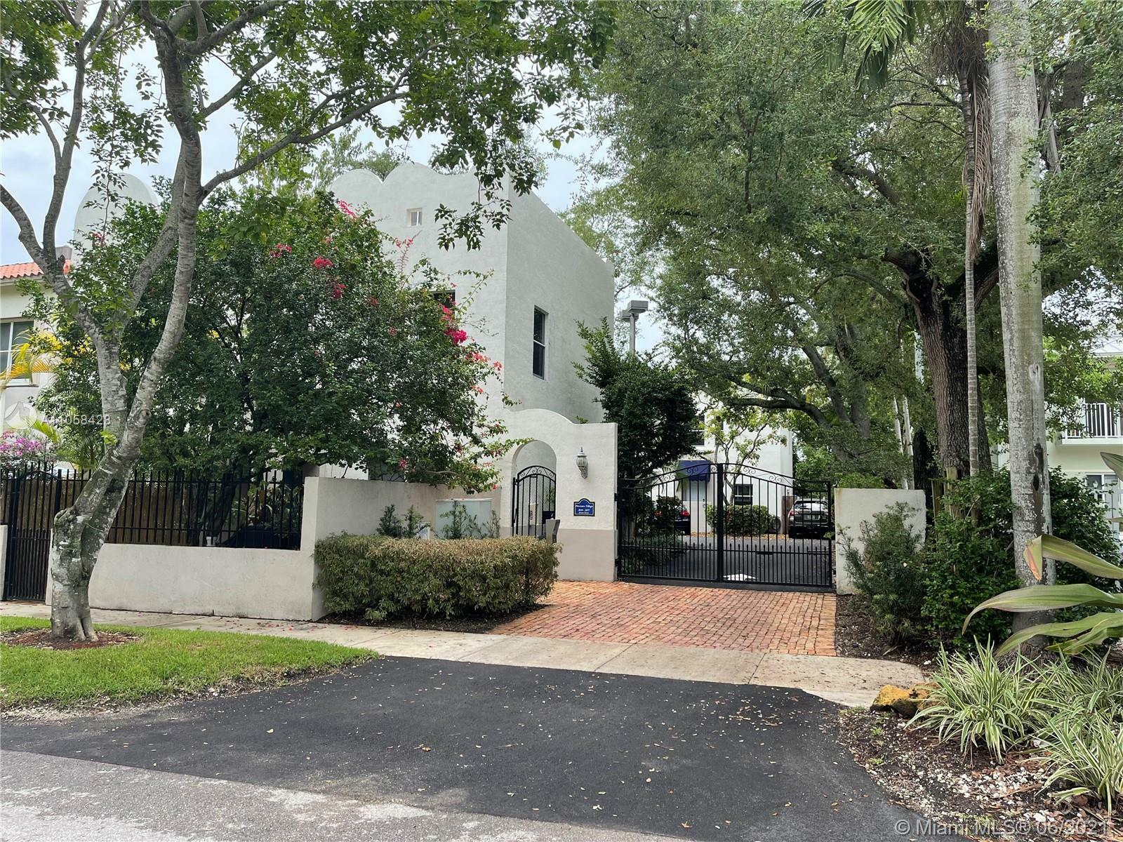 Property Photo: 3061 Center St 14 FL 33133