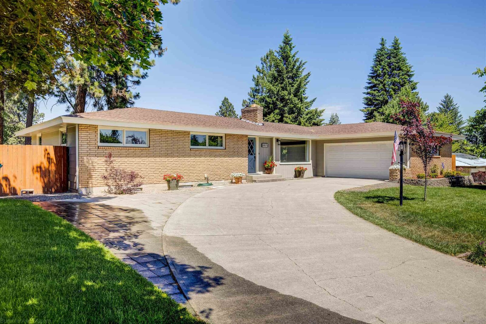 Property Photo:  8805 N Country Homes Blvd  WA 99218 