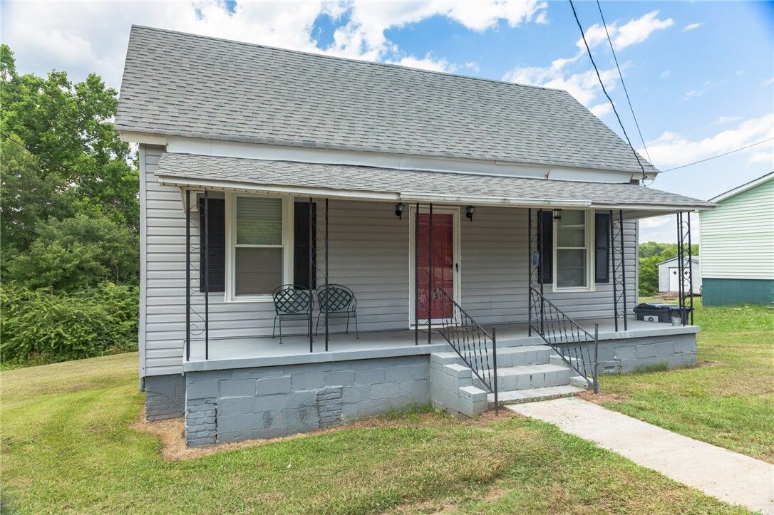 Property Photo:  2 Fuller Street  SC 29669 