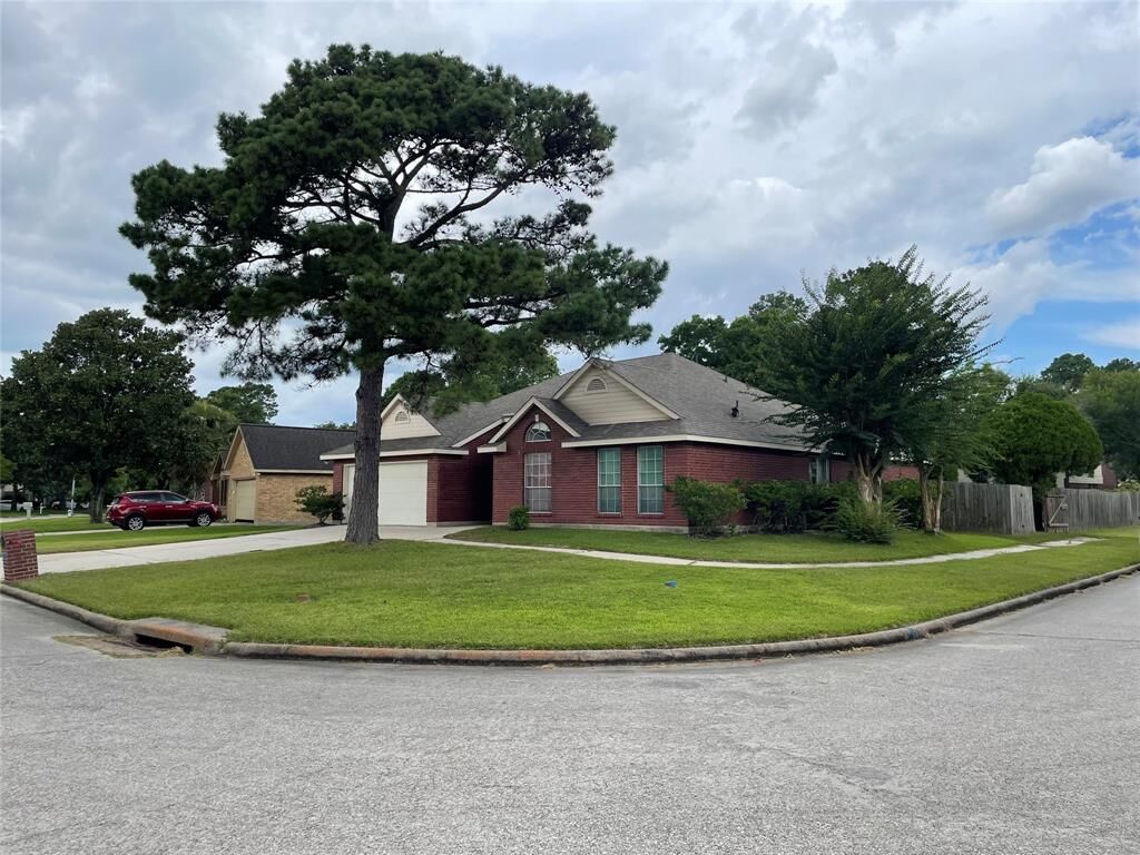 Property Photo: 2927 Cocona Lane TX 77073
