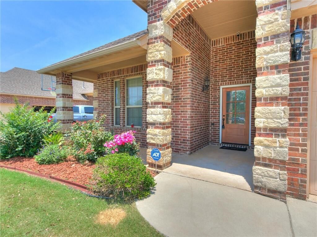Property Photo: 1311 Skyler Way OK 73072