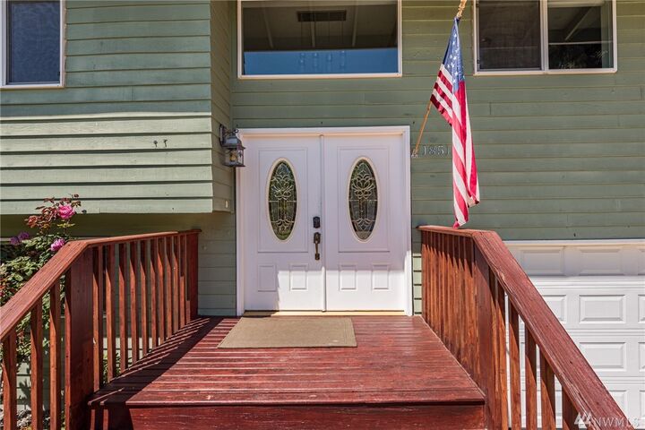 Property Photo: 1851 Harborcrest Place WA 98362