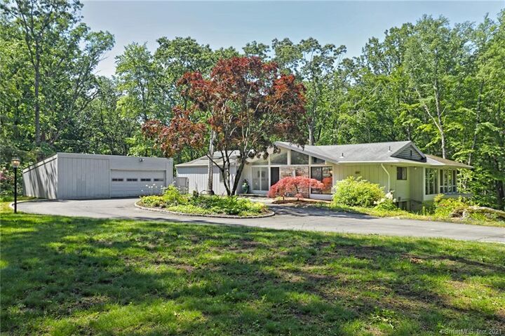 189 Ford Road  Woodbridge CT 06525 photo