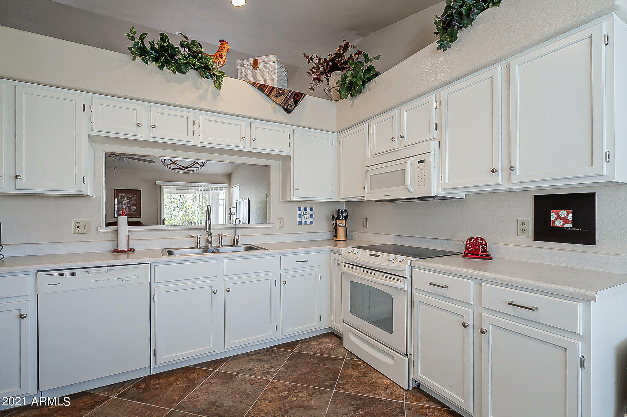 Property Photo: 16145 E Glenpoint Drive AZ 85268